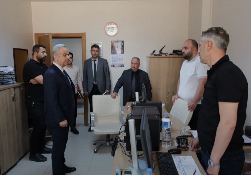 Malatya Aile ve Sosyal Hizmetler İl Müdürlüğü’nde görev devir teslimi sonrası ilk toplantı