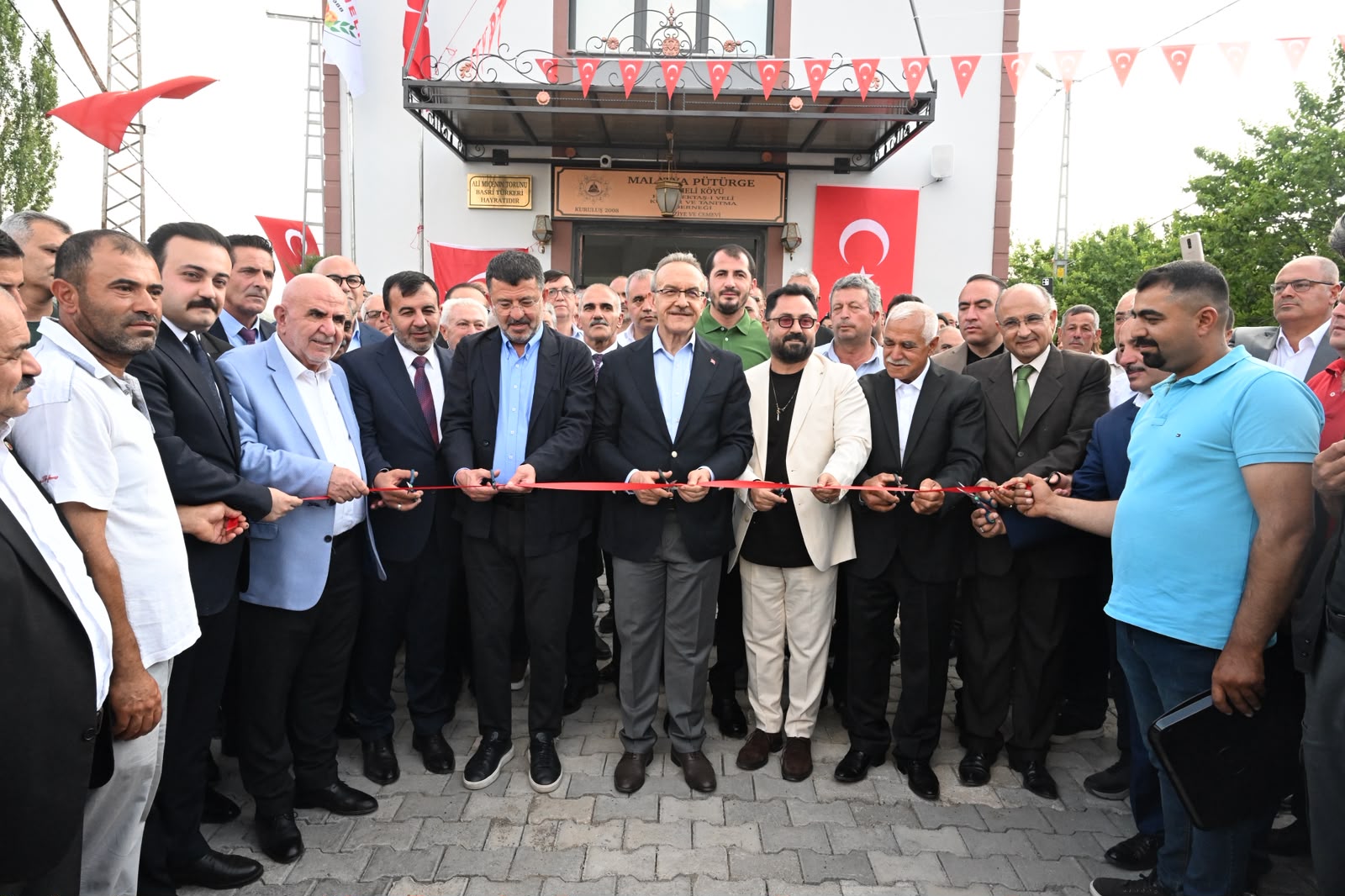 Örmeli Cemevi ve Taziye Evi törenle hizmete açıldı