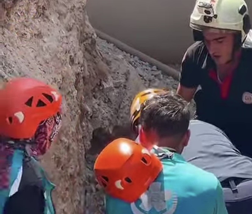 Malatya’da yol yapım çalışmasında göçük! 2 işçi hayatını kaybetti