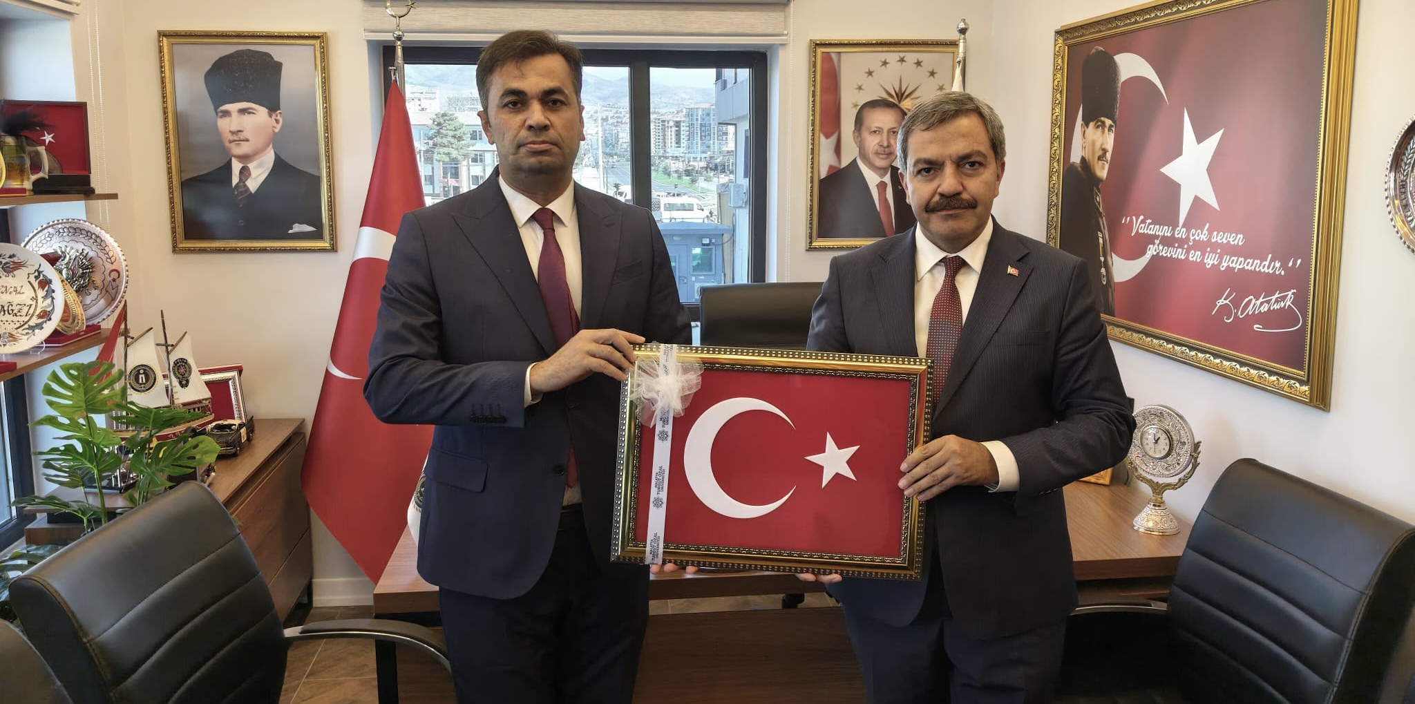 Bentli’den EMŞAV’a ziyaret: “Şehit aileleri için iş birliği” mesajı