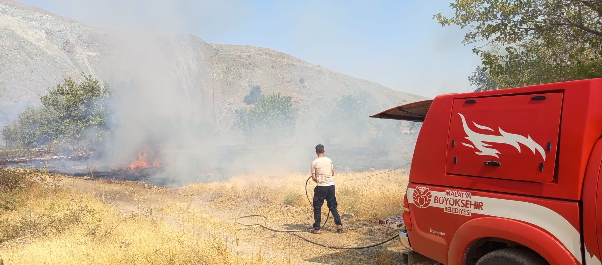 Malatya’da itfaiye ekiplerinden üç ayrı olaya müdahale