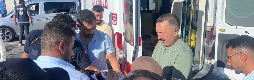 Yeniden Refah Partisi İl Başkanı kazaya denk geldi… Yaralıların yardımına koştu