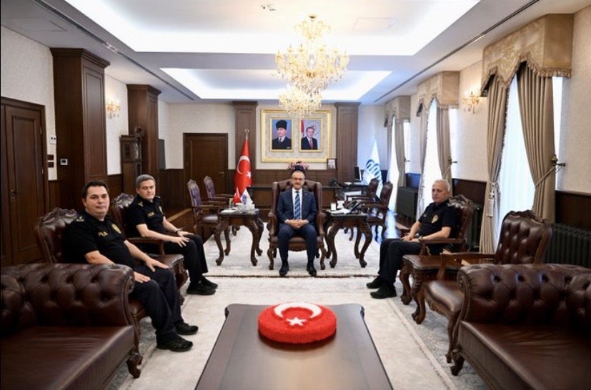 Battalgazi ve Hekimhan ilçe emniyet müdürlerine terfi tebriği