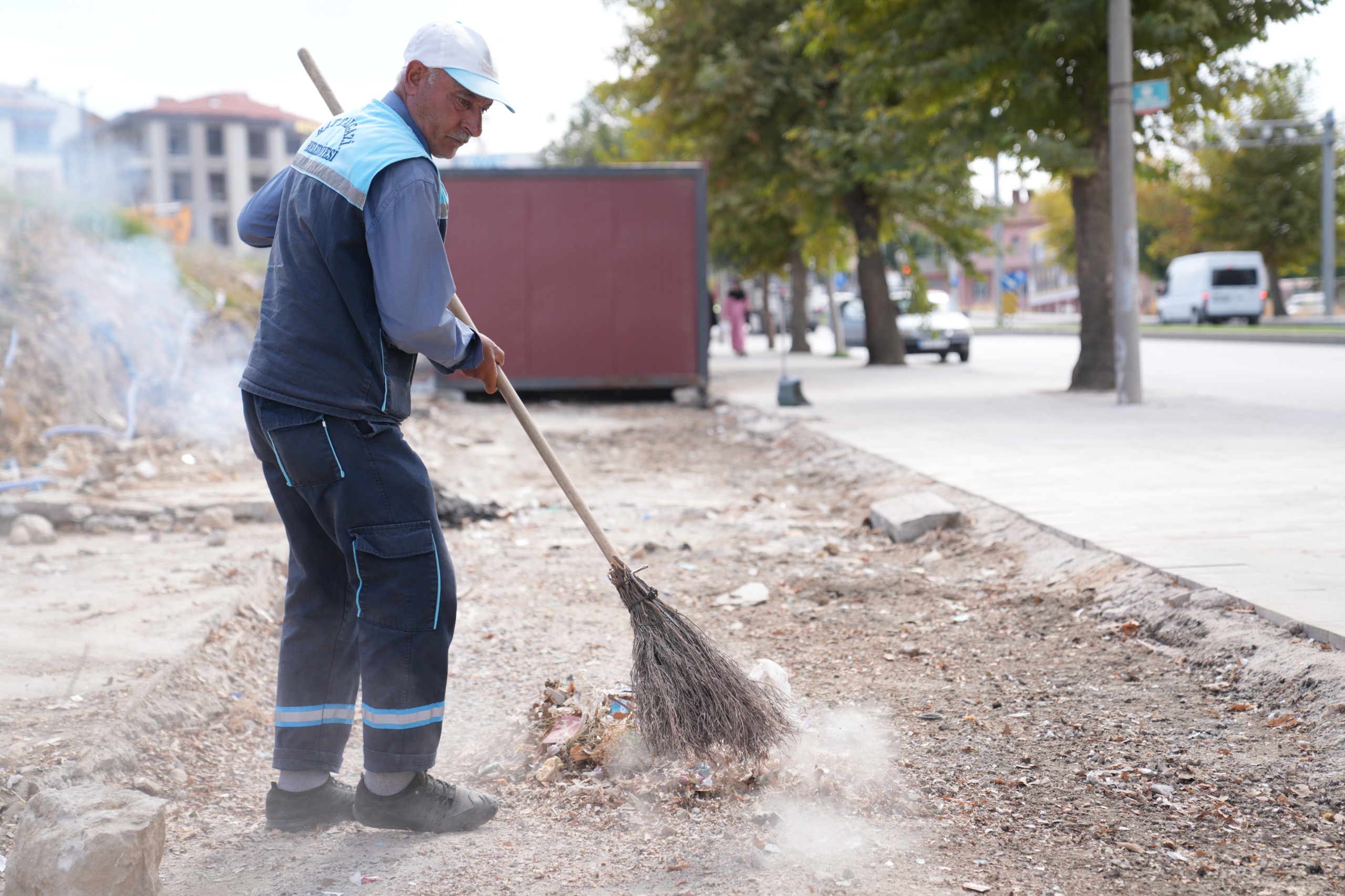 Konteynerler kalktı, geride kalan alanlarda temizlik başladı