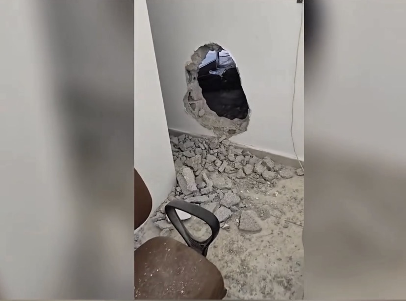 Malatya’da kuyumcuya duvarı kırarak girdiler