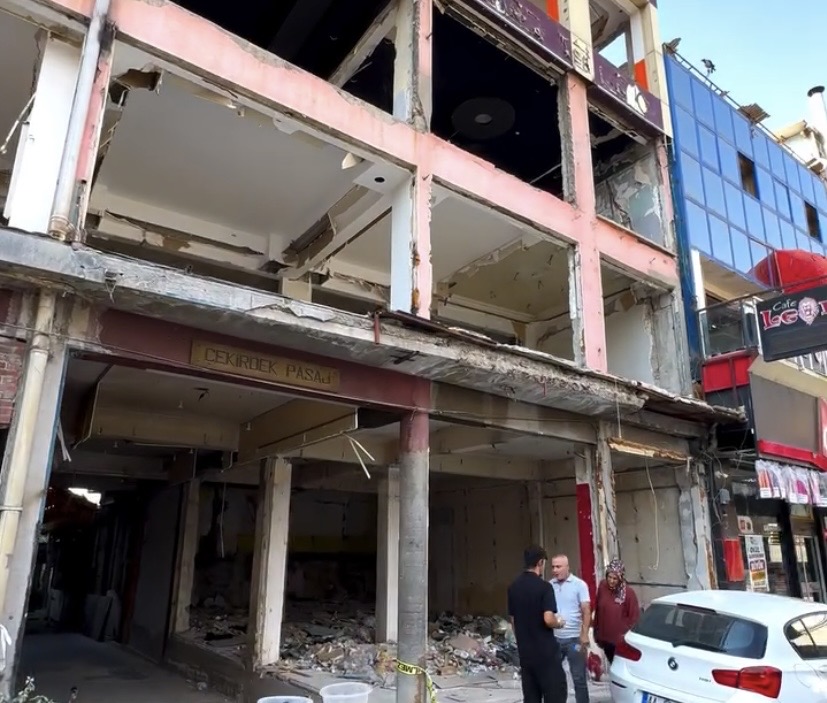 Çekirdek Pasajı 3,5 yıldır ayakta.. YİKOB yıkımları hala bitiremedi