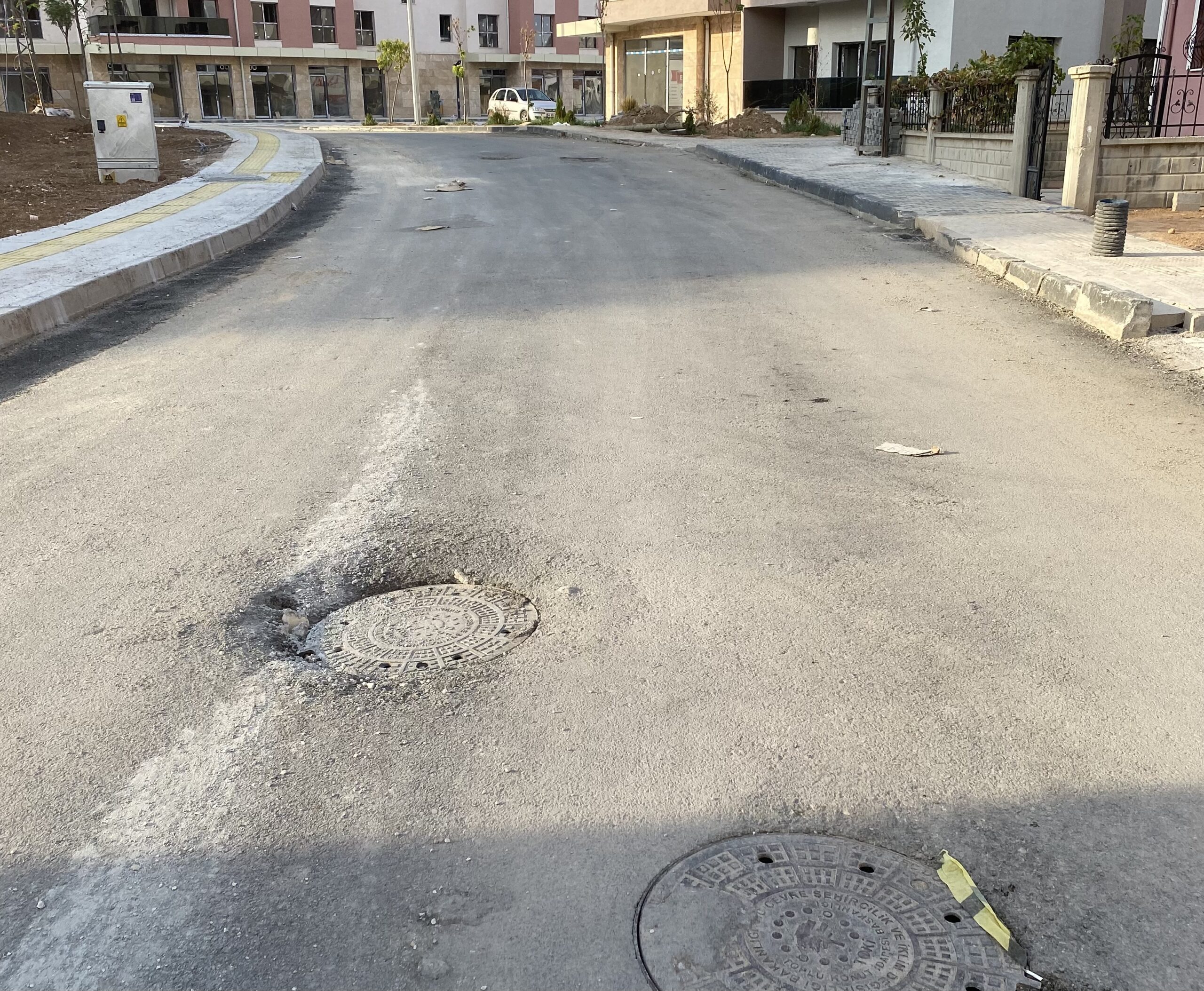 Yeni Malatya dediler! Logar kapaklarını bile oturtamadılar!