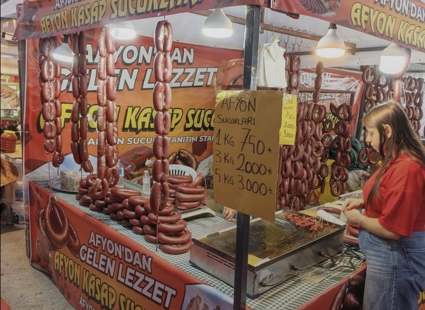 Dana diye piliç, zeytinyağı diye karışım..  Fuarın foyası denetimde çıktı