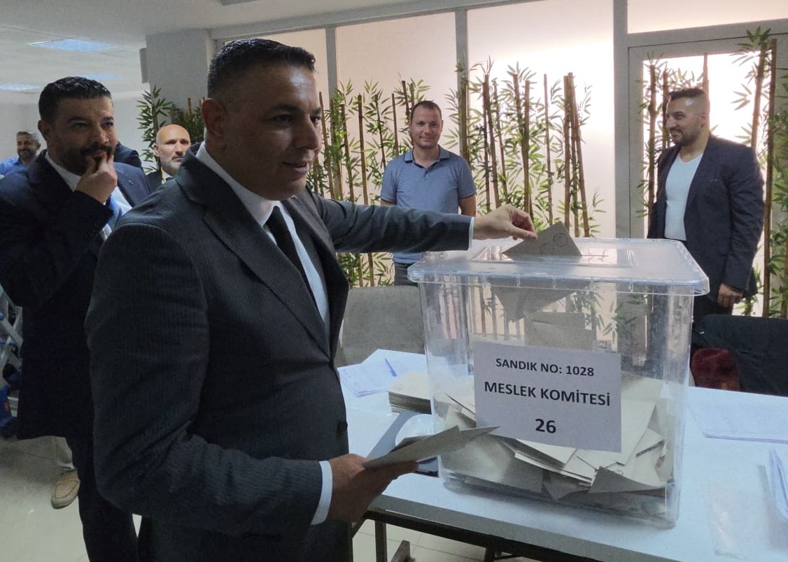 Sadıkoğlu’ndan seçim gecesi dikkat çeken çıkış