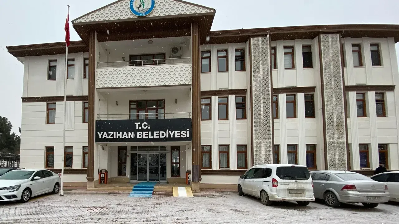 Yazıhan’da Sayıştay depremi ihaleler parçalanmış, 197 taşınmaz kayıtlarda yok, lüks aracın masrafı belediyeye yüklenmiş!