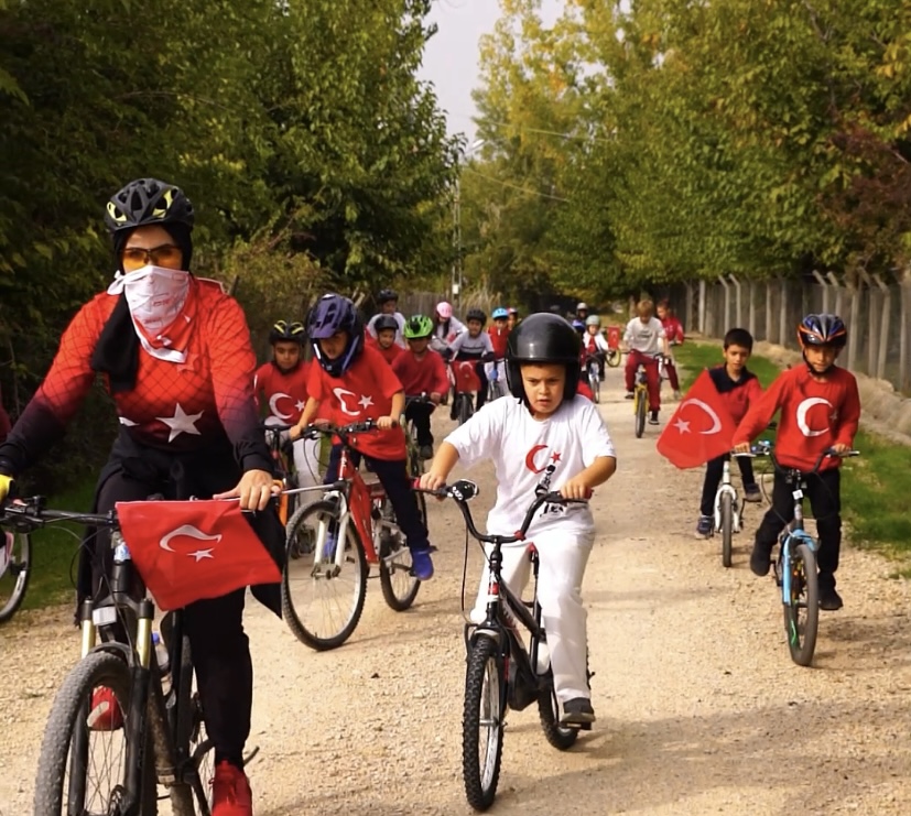 Olimpiyat Koleji’nde Cumhuriyet coşkusu pedallara yansıdı